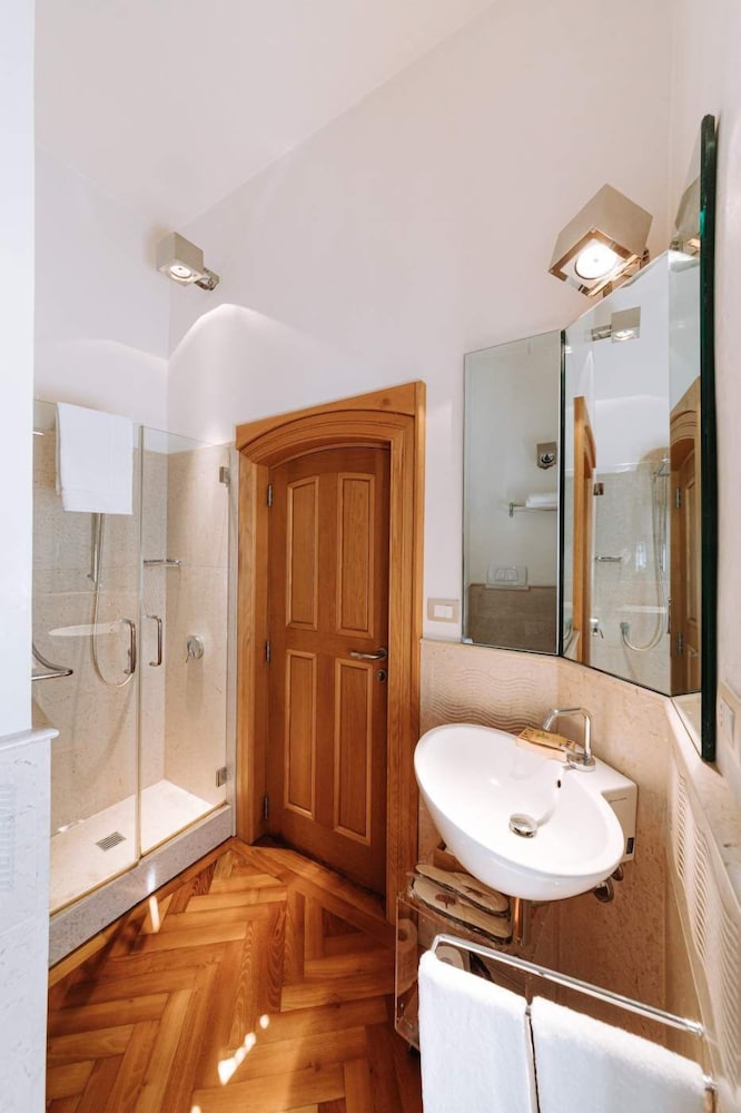 Santarosa Relais 47/49