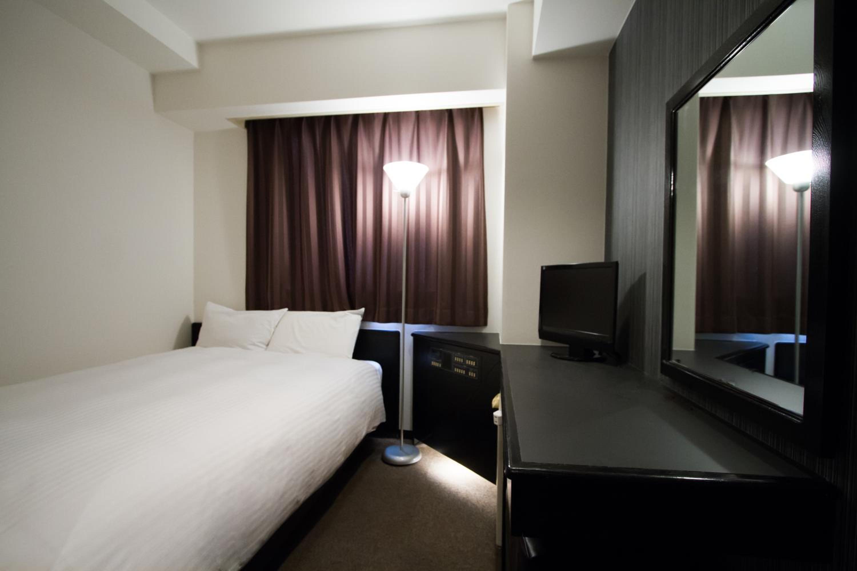 Semi Room, Semi Double Bed