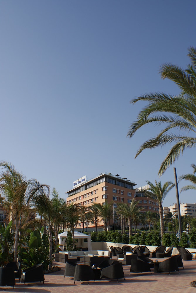 Senator Aguilas Hotel 2/49
