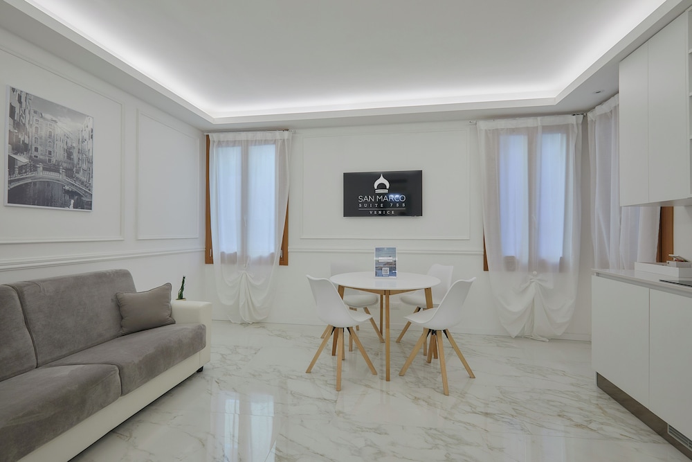 San Marco Suite 755 24/50