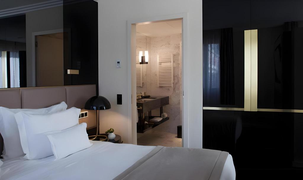 Suite, Double Bed