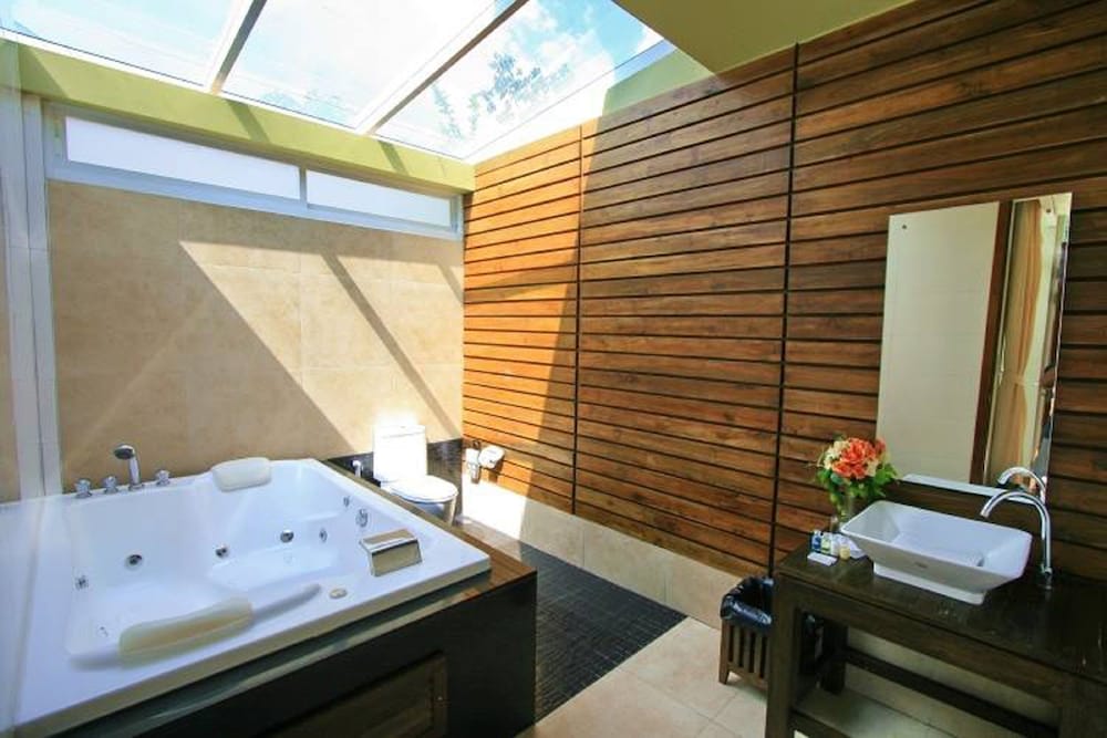 Nana Resort Kaengkrachan 65/65