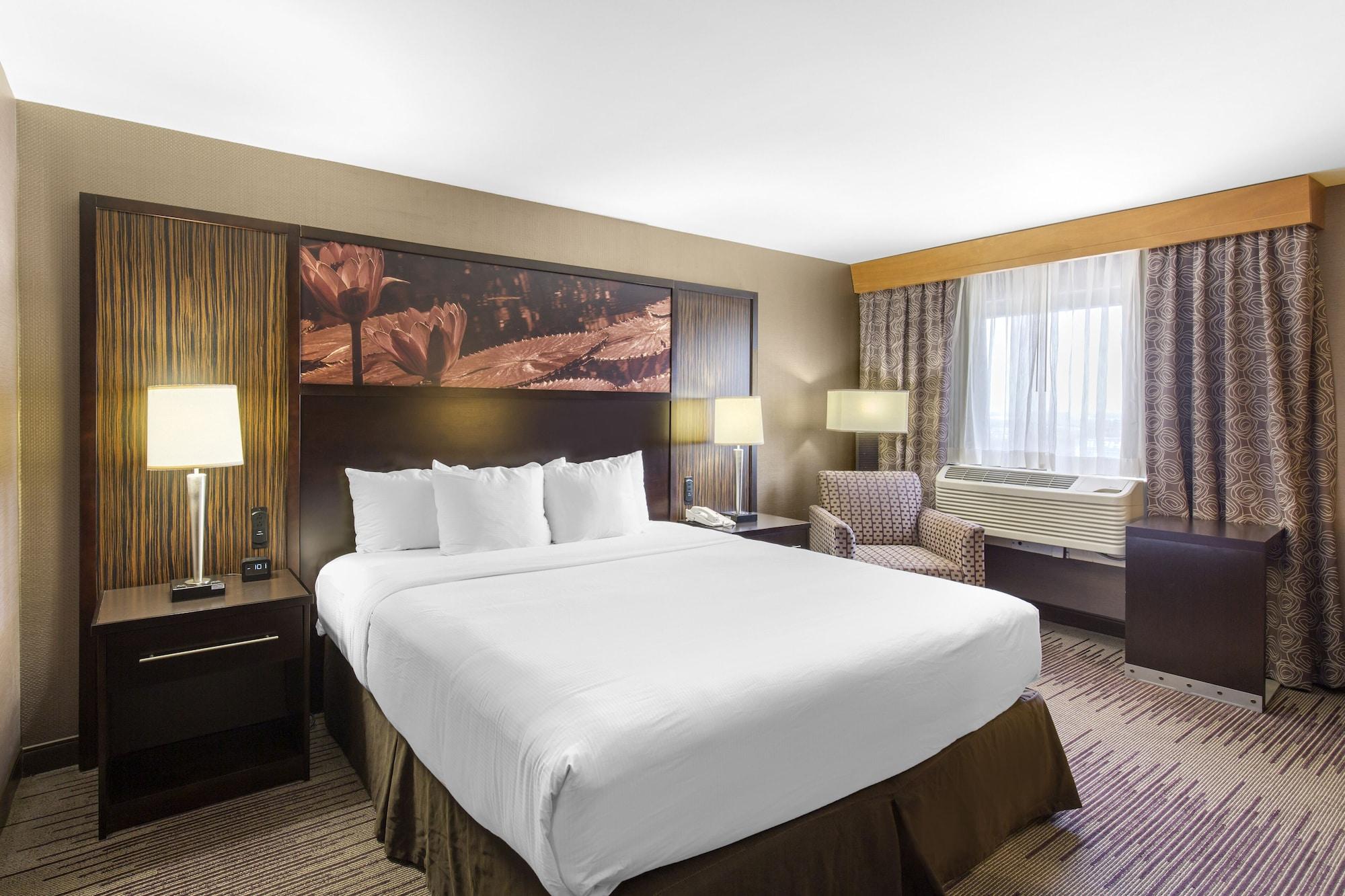 Executive, Club Lounge Access, Concierge Level