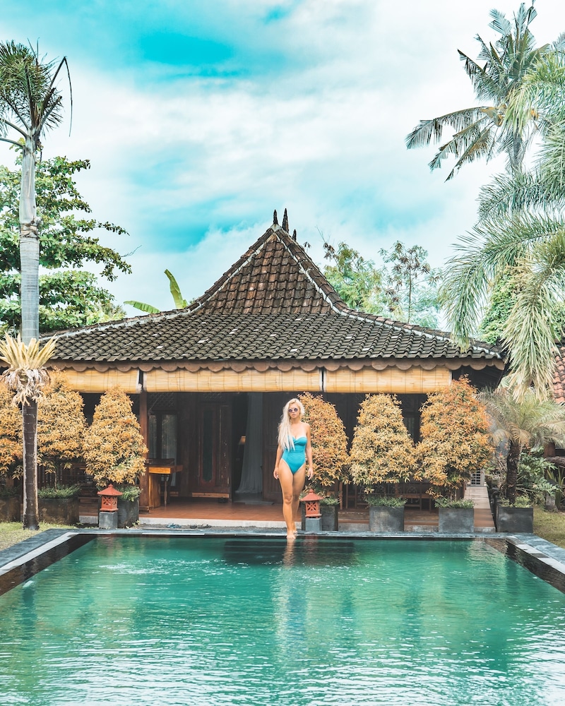 VILLA BERAWA BALI 7/77