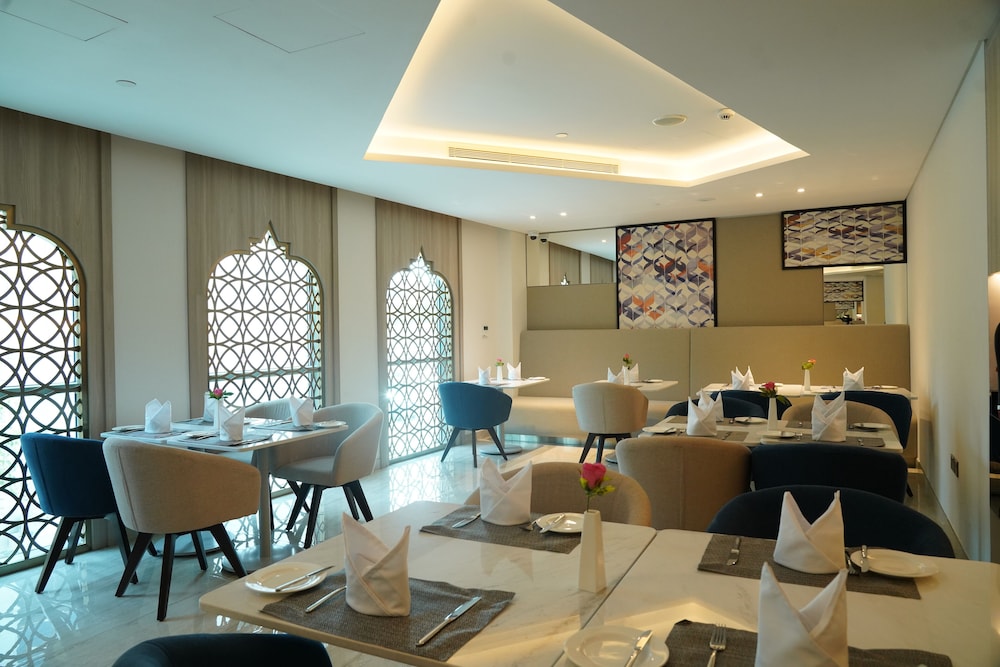 C - Hotel and Suites Doha 34/50