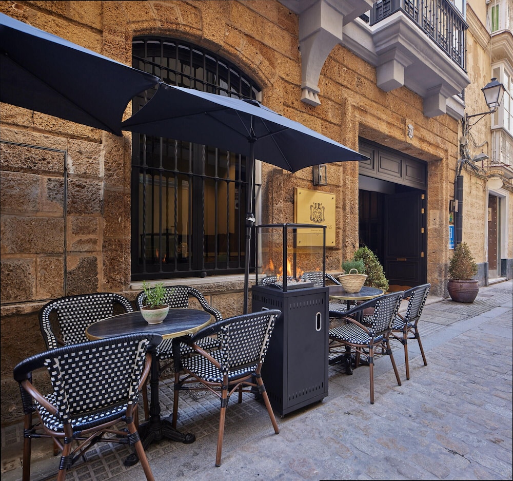 Casa Canovas Boutique Hotel 38/50