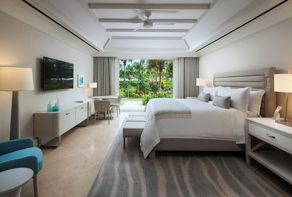 1 Bedroom, Suite, King Bed, Garden View