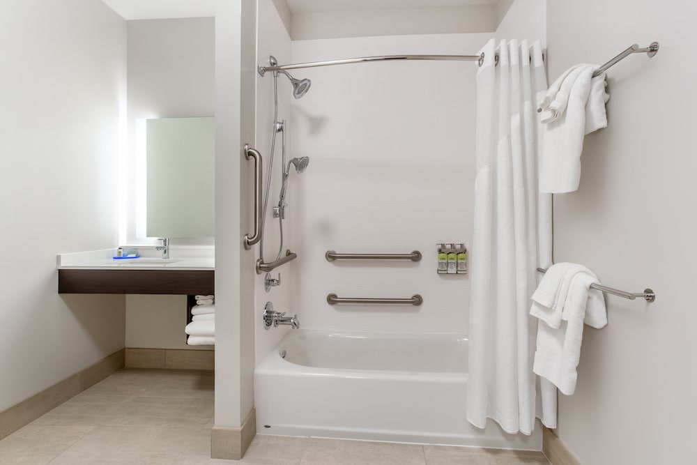 Holiday Inn Express & Suites Ottawa 26/50
