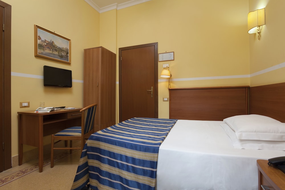 Kennedy Hotel 15/62