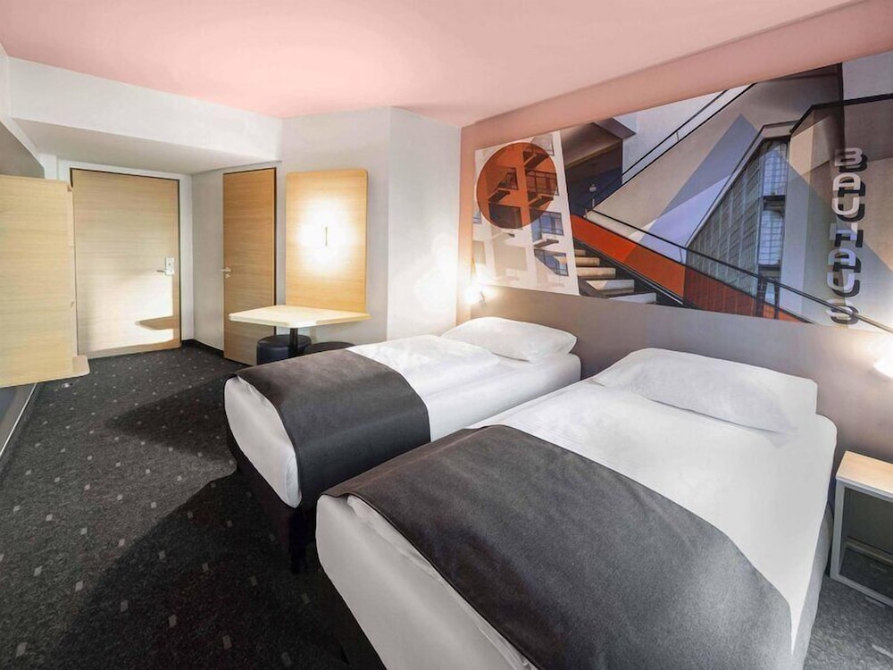 Room, Twin Beds