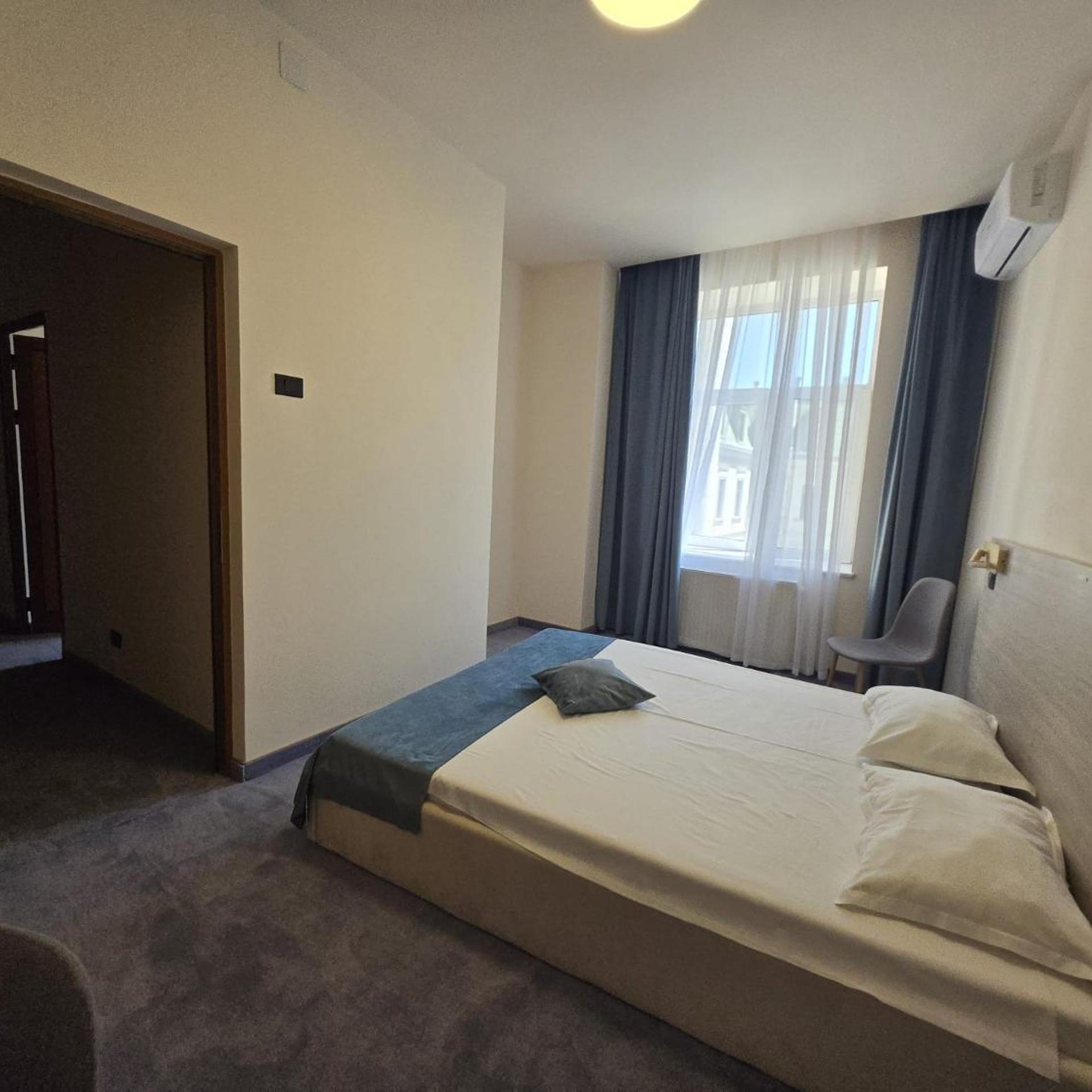 Suite, Apartment