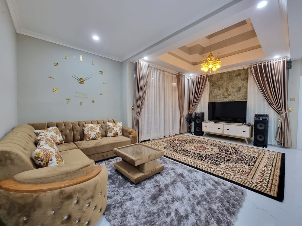 Villa Kota Bunga Anyelir 35/51