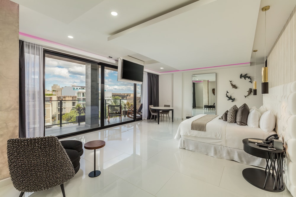 Serenity Hotel Boutique 48/70