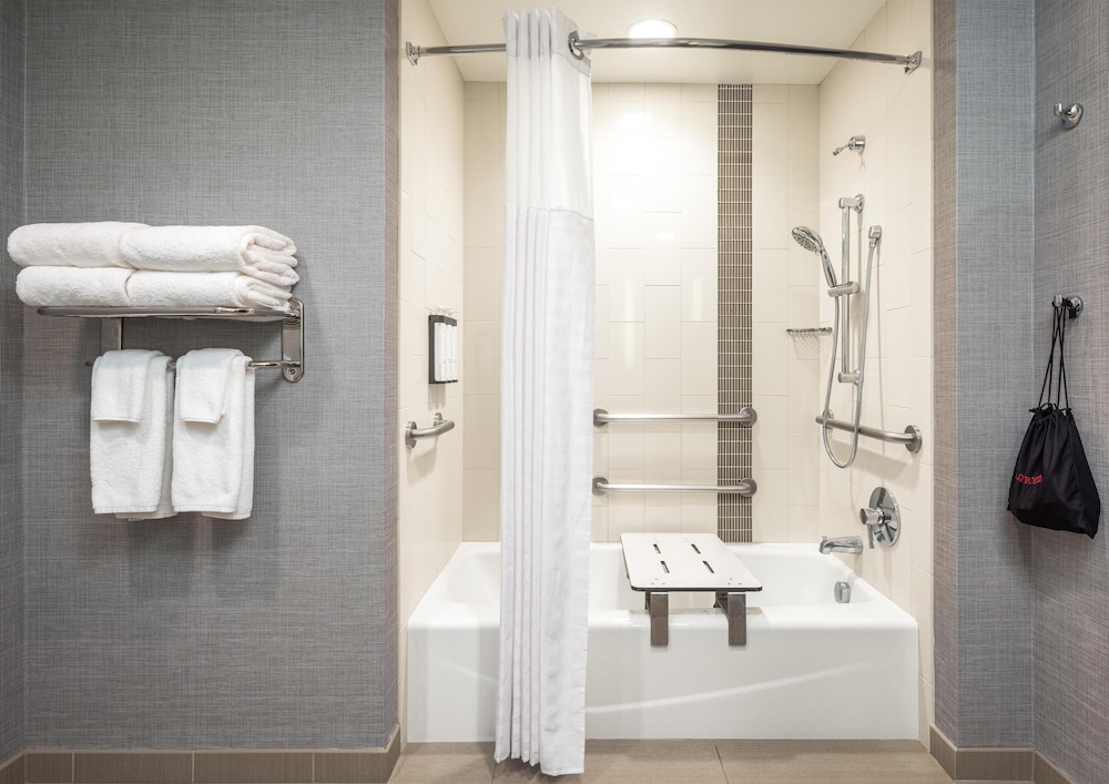 Hyatt Place Santa Cruz 47/49