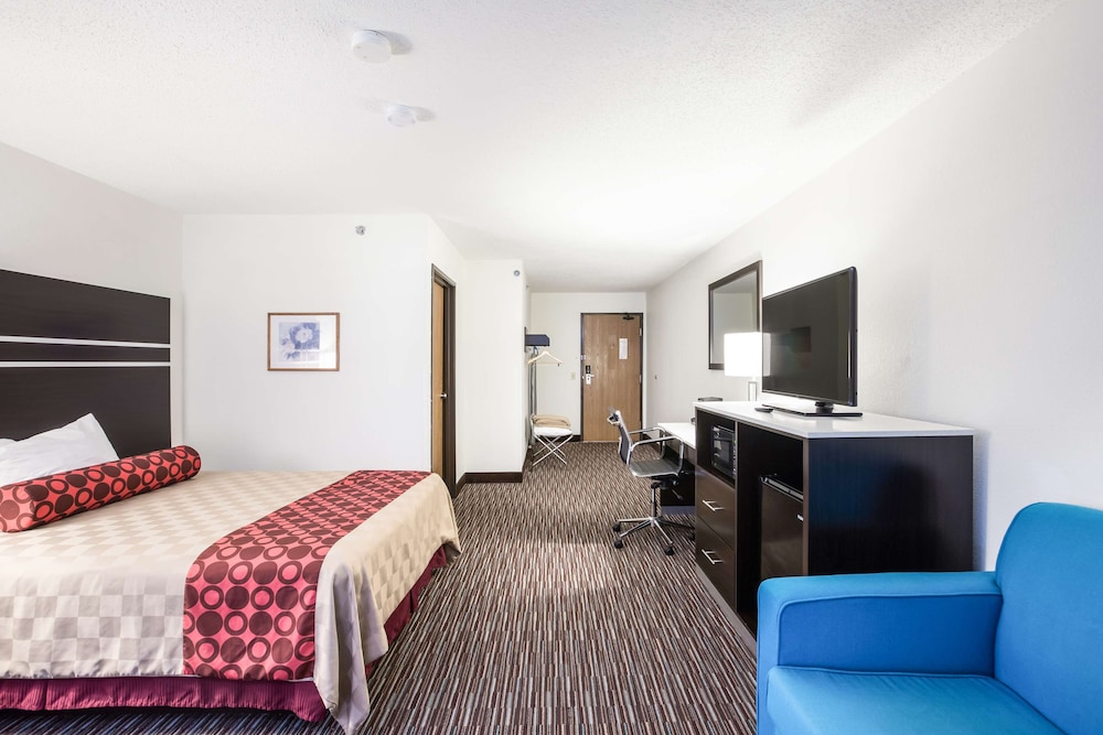 Americas Best Value Inn Charlotte Mi 12/30