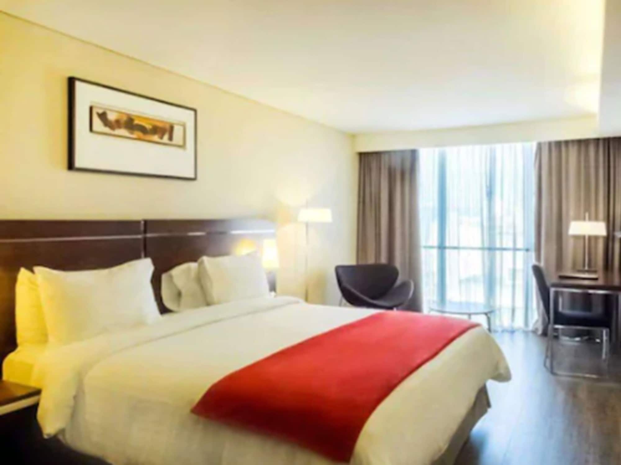 Superior, King Bed
