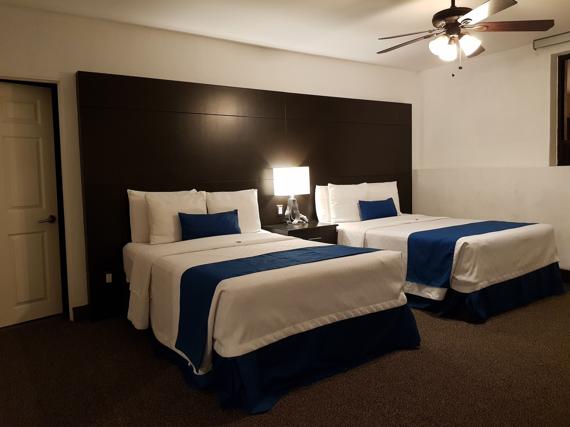 PREMIUM, SUITE, MULTIPLE BEDS
