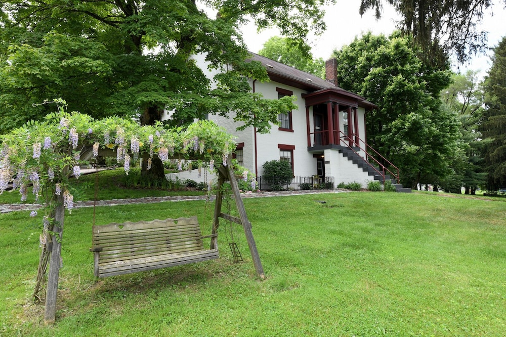The Pines of Dresden Bed and Breakfast 34/50