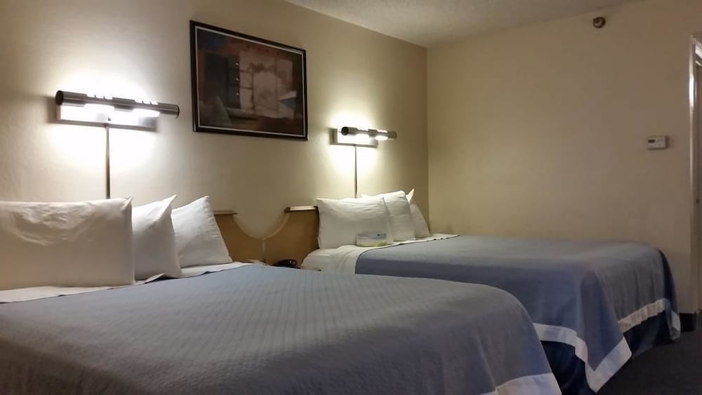 غرفة قياسية بسريرين كوين، Days Inn by Wyndham Buena Park 6/9