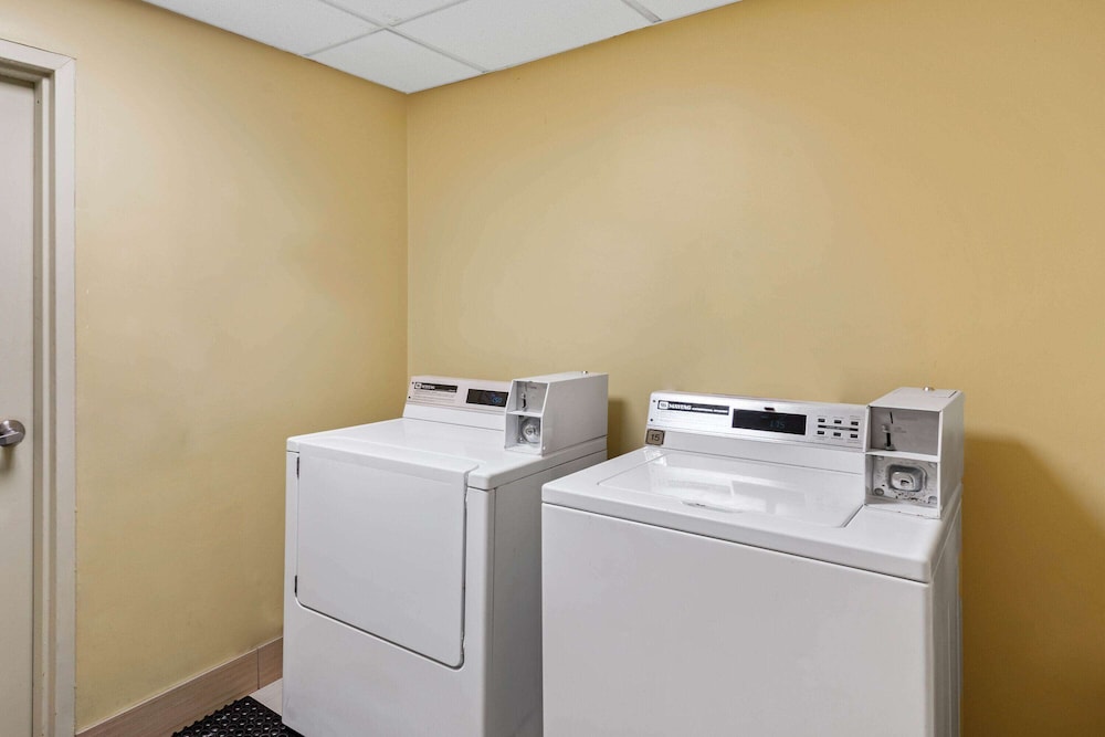 La Quinta Inn & Suites by Wyndham Knoxville Airport 23/47