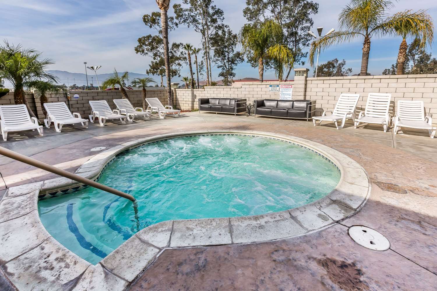 Econo Lodge Lake Elsinore 18/22