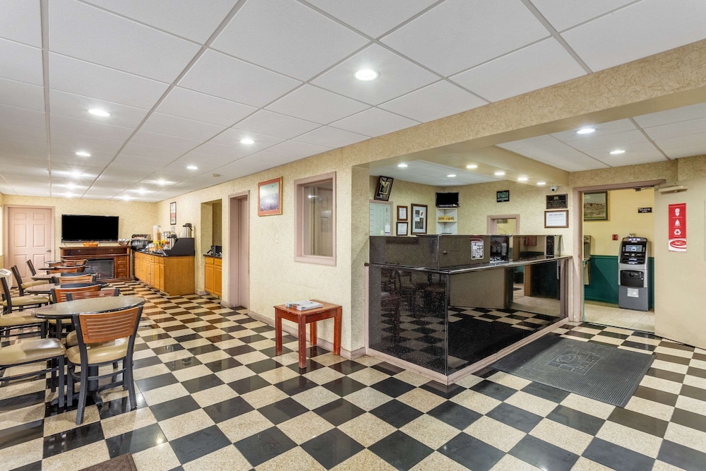 Econo Lodge Morgantown 5/31