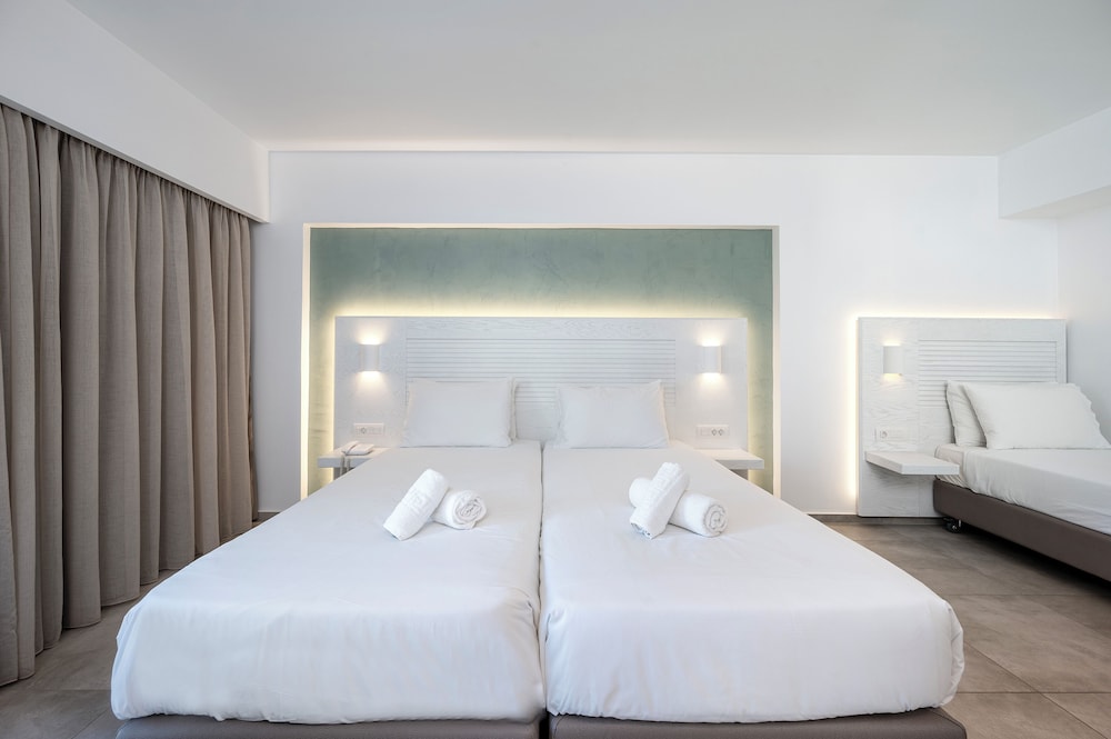 Deluxe, Family, 4 Beds, 2 Pool Beds