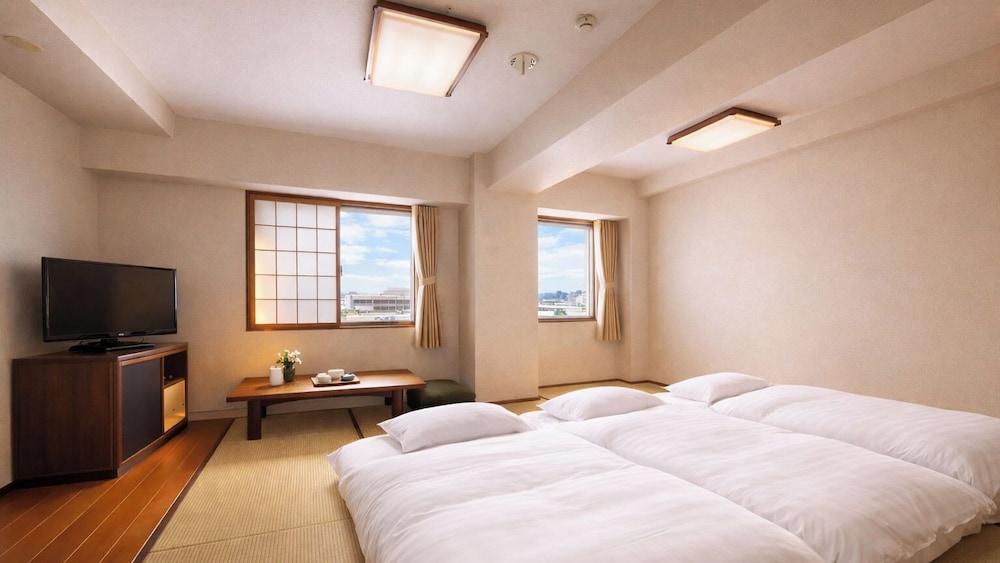 Hotel Airport Komatsu 4/40