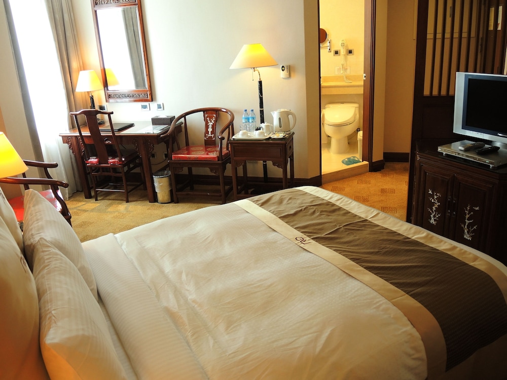 Rich Garden Hotel 33/68