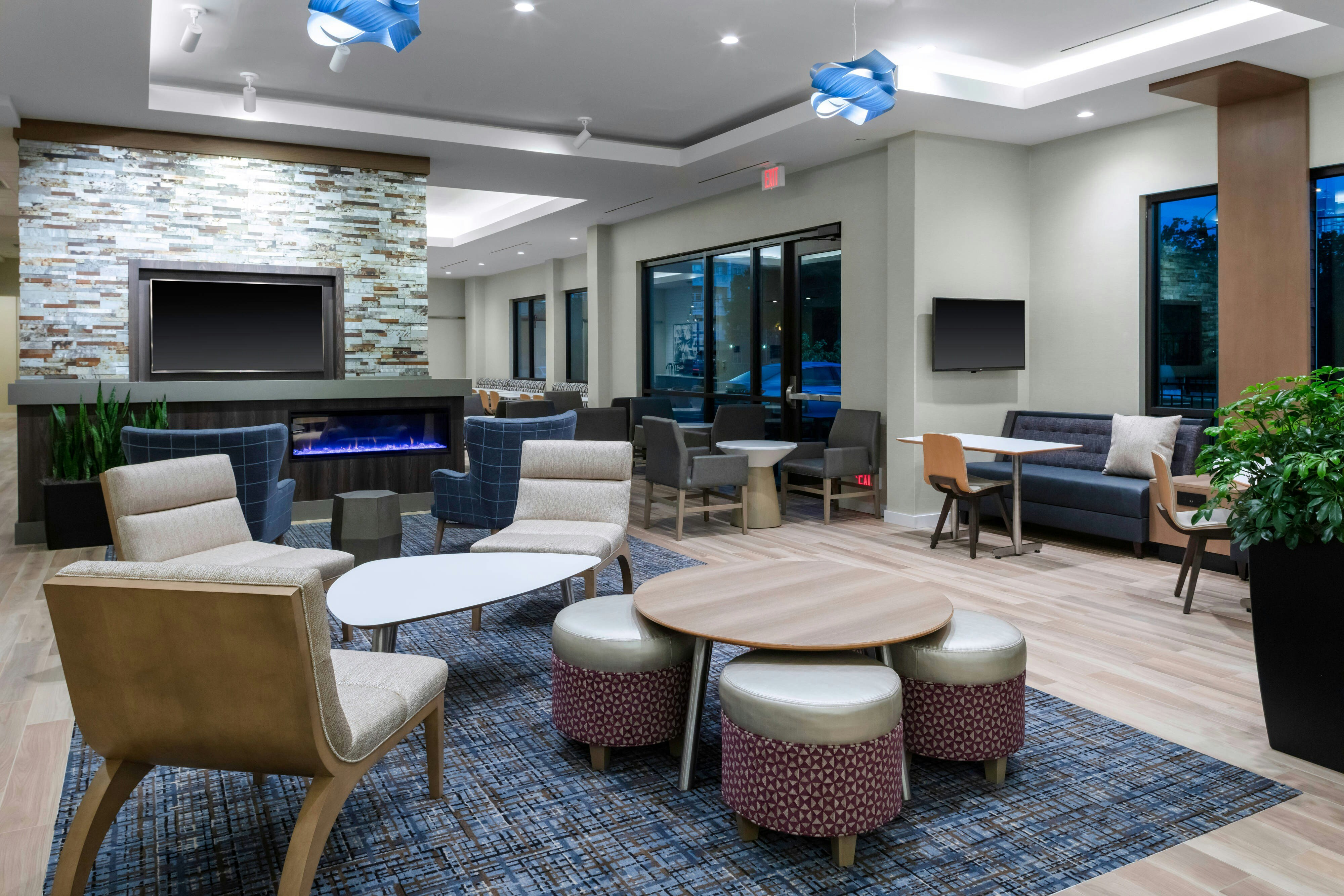 Residence Inn Virginia Beach Town Center 24/40