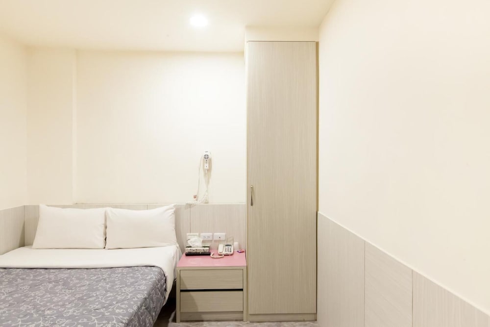 Ruei Gung Business Hotel 39/48