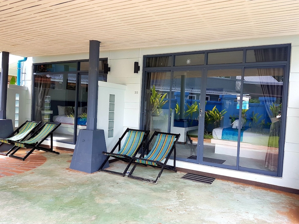Koh Chang Cliff Beach Resort 25/50