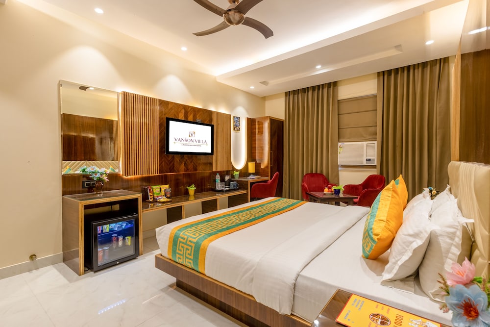 DELUXE, DOUBLE BED