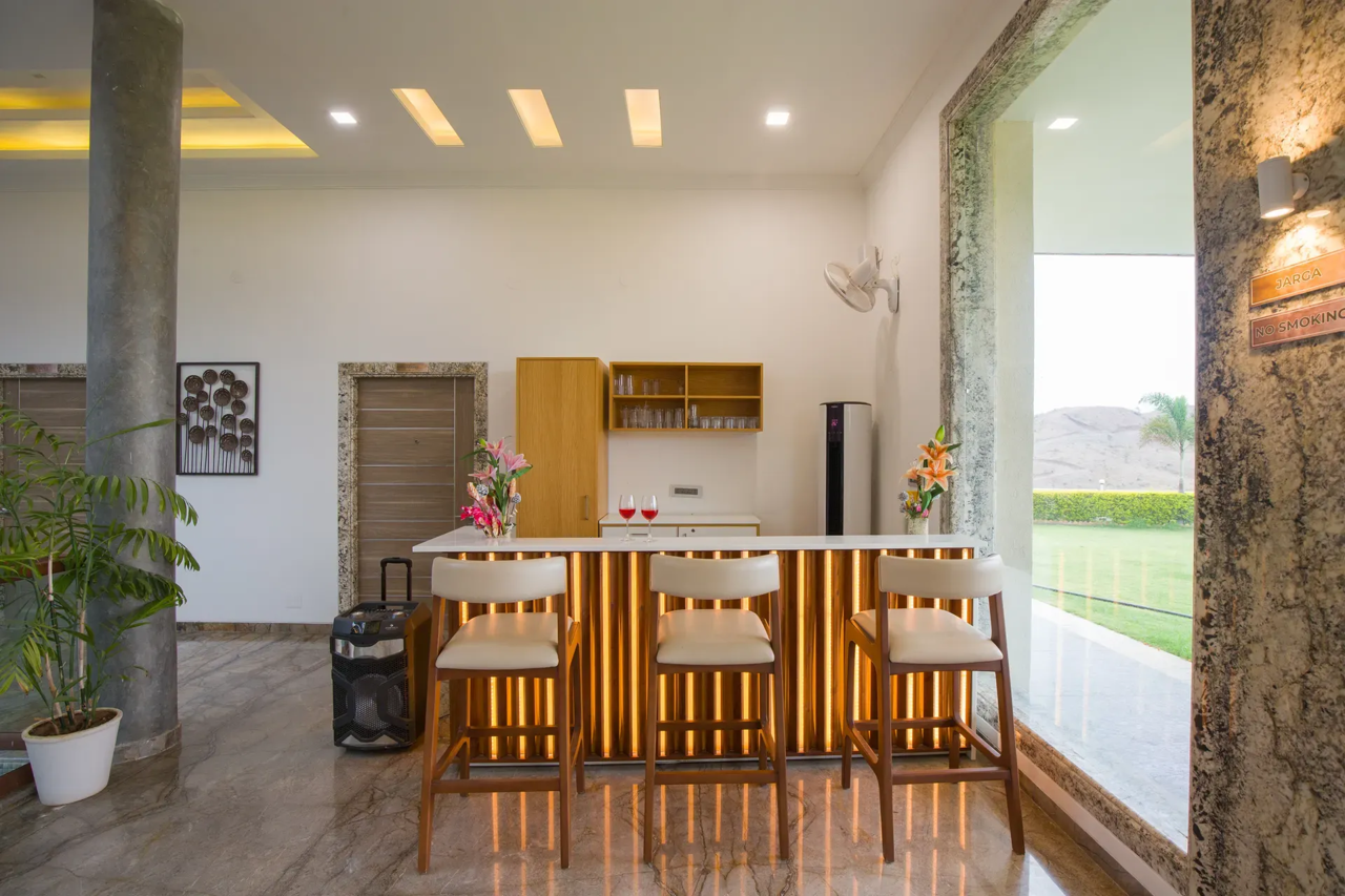 ELIVAAS Shourya Celesta 3 BHK with Pvt Pool 20/29