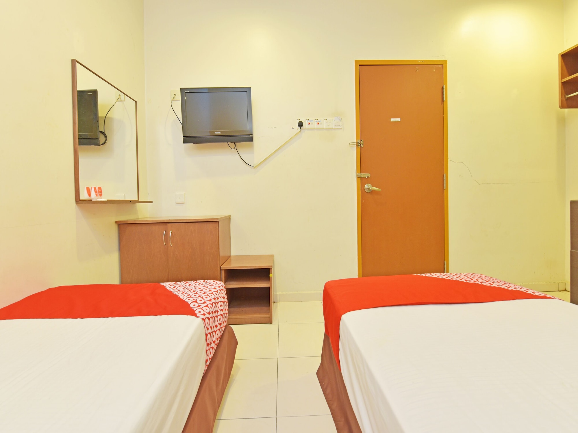غرفة قياسية بسريرين منفصلين، Oyo 582 Hotel Walk Inn 3/3