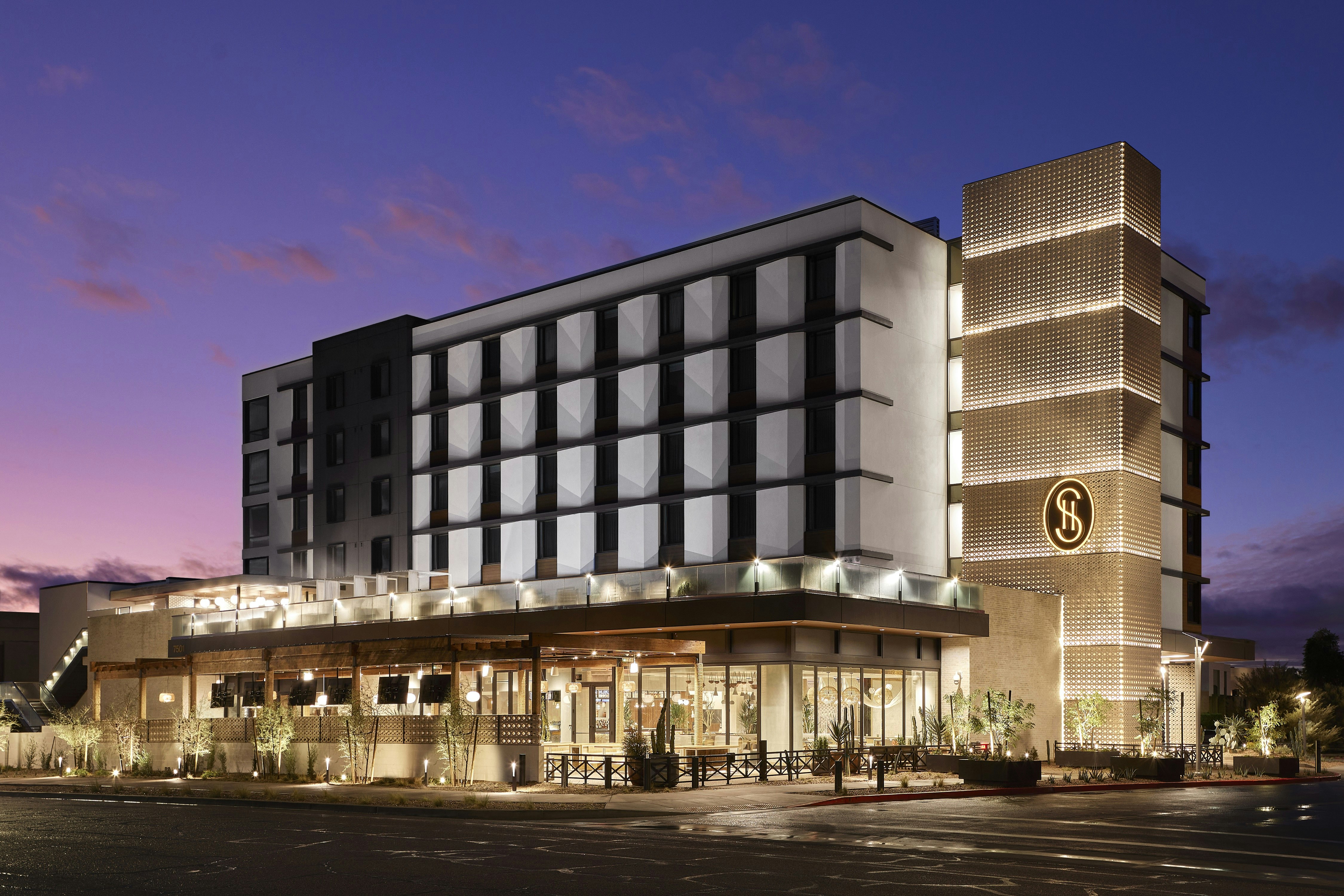 Senna House Scottsdale, Curio Collection by Hilton 1/42