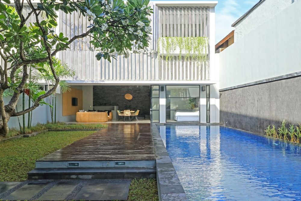 Origin Seminyak 40/69