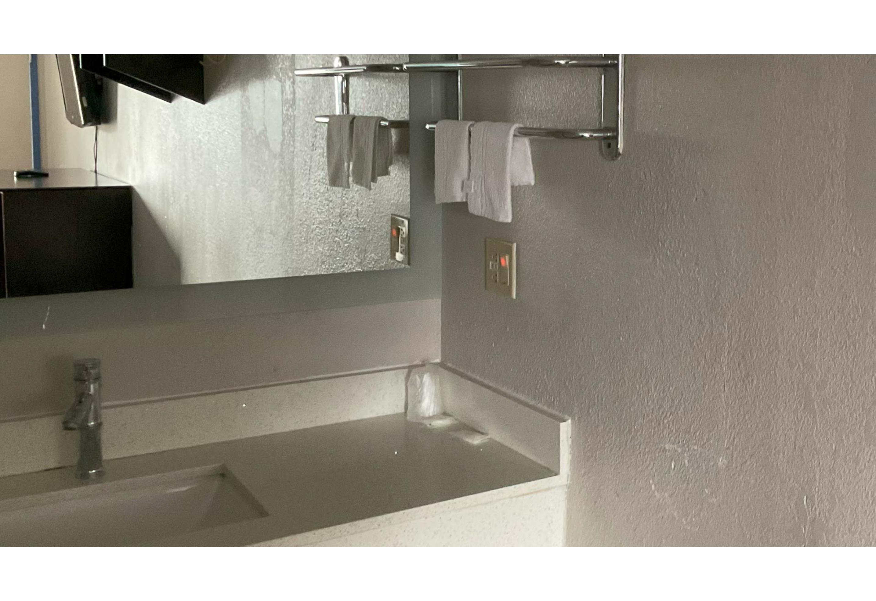 Motel6 Baton Rouge, LA - East - I-12 8/27