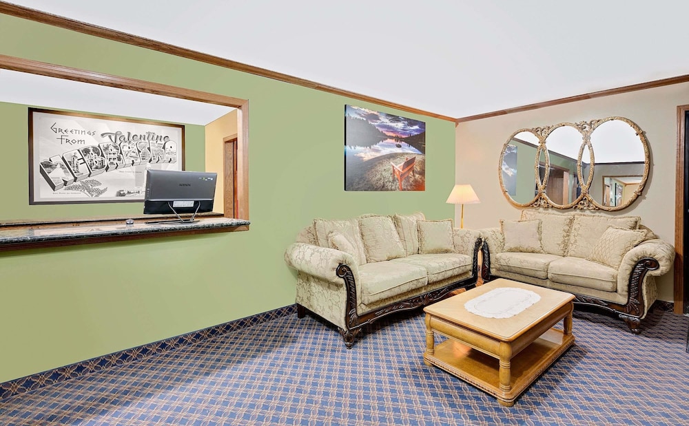 Super 8 by Wyndham Valentine NE 40/63