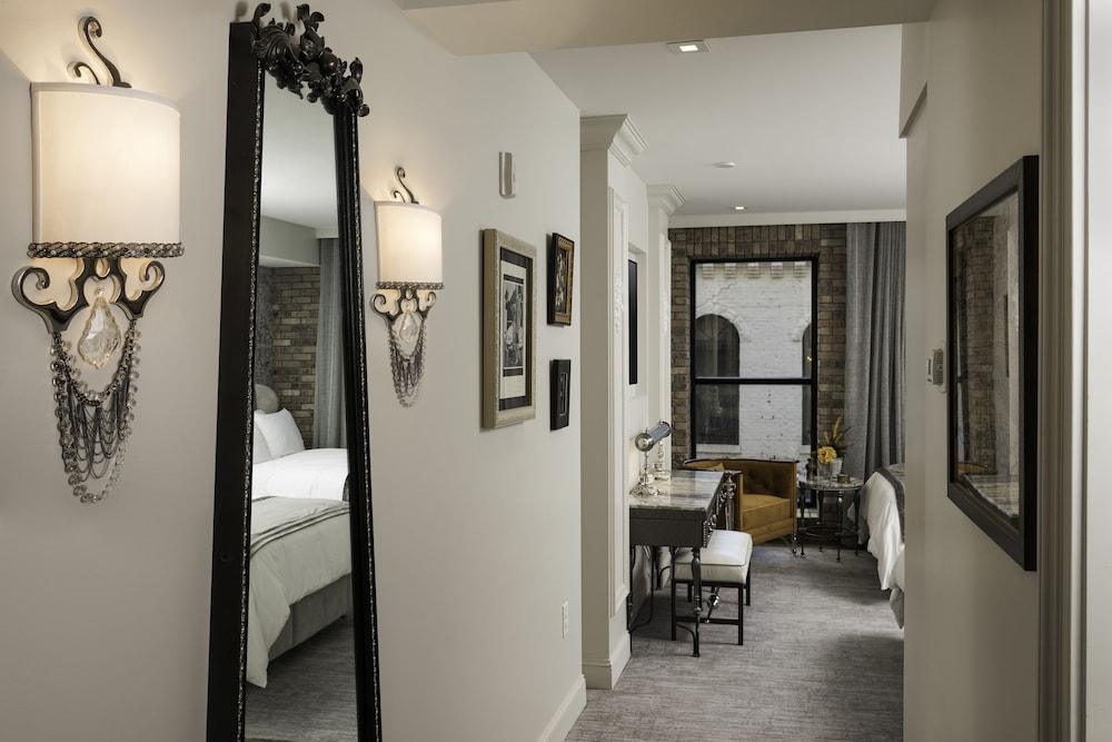 The Ivey's Hotel 47/68
