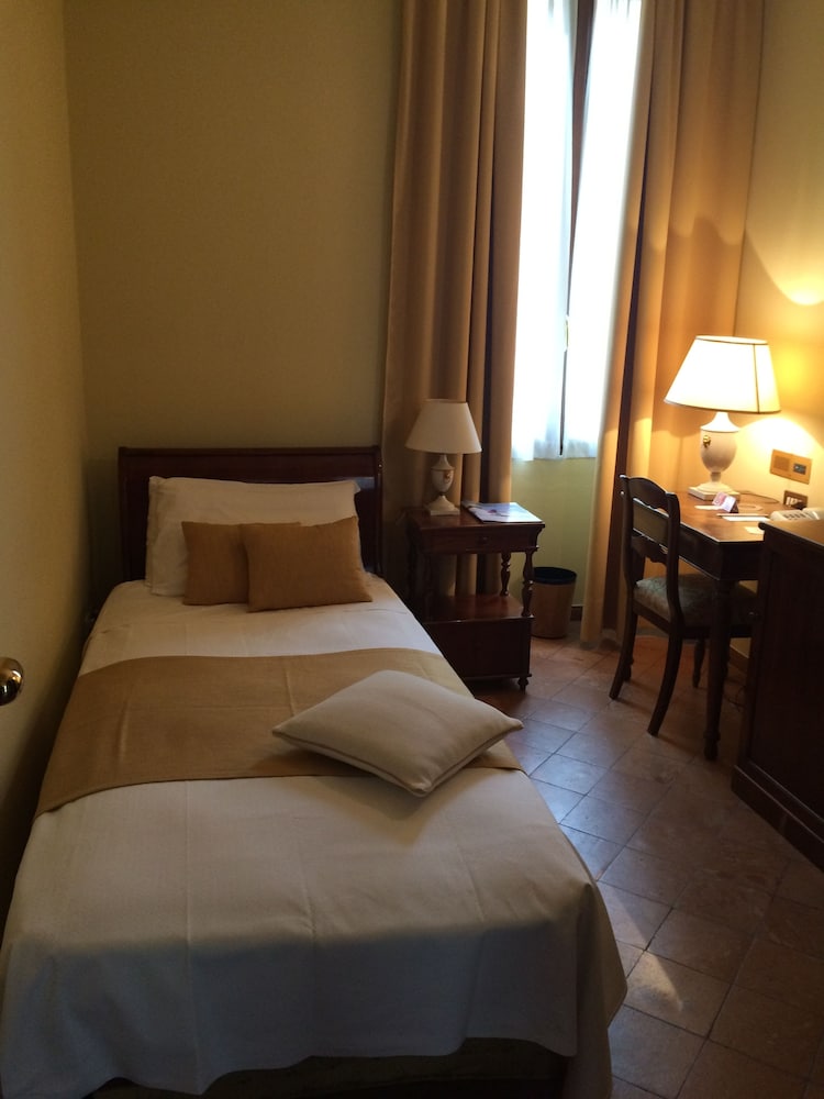 Albergo Le Due Corti 32/62