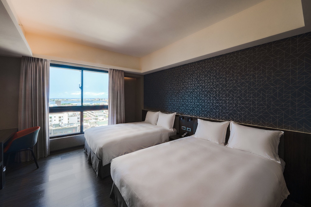 Holiday Inn Express Kaohsiung Love River 23/49