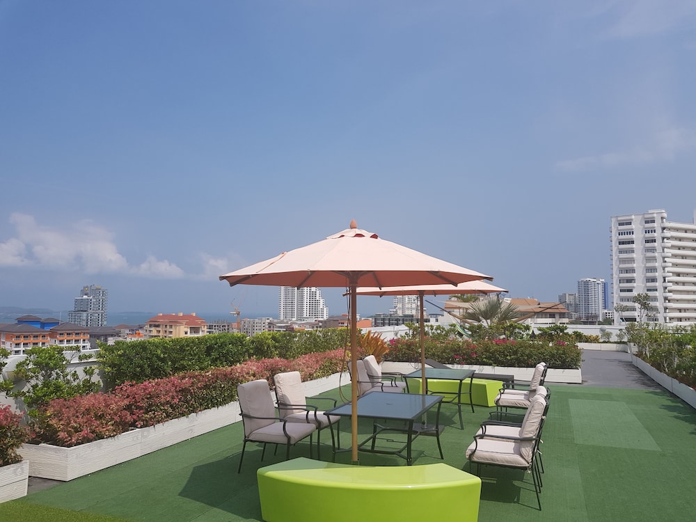 Art On The Hill By Pattaya Sunny Rentals 4/46