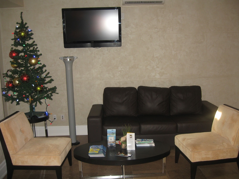 The Atrium Resort 34/66