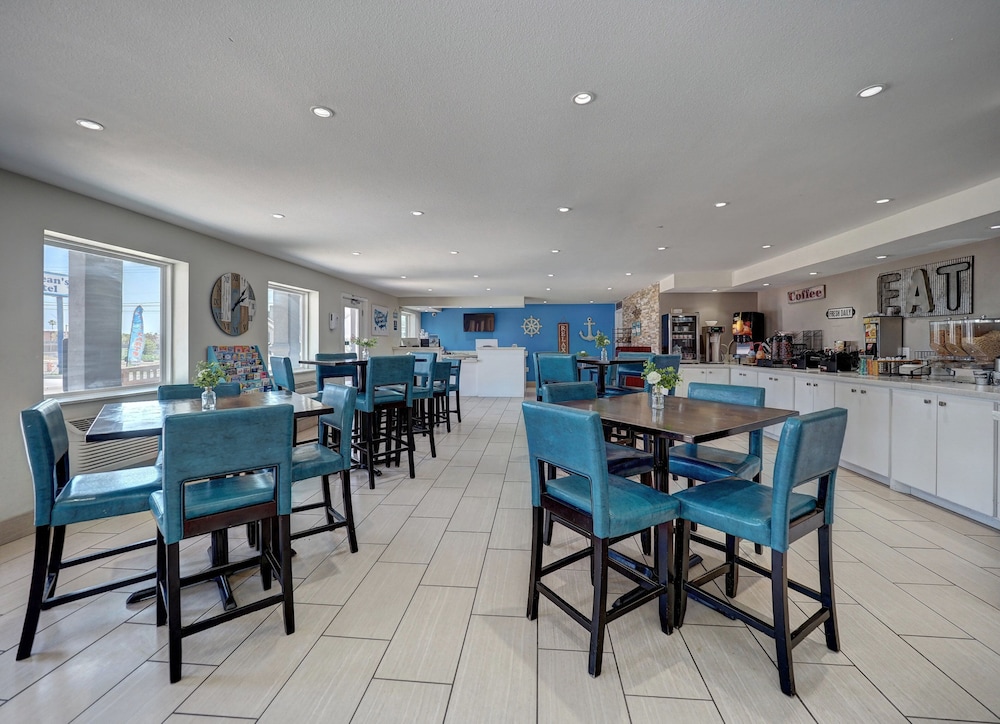 Oceans Edge Hotel, Port Aransas,TX (ex Red Roof Inn Port Aransas) 43/62
