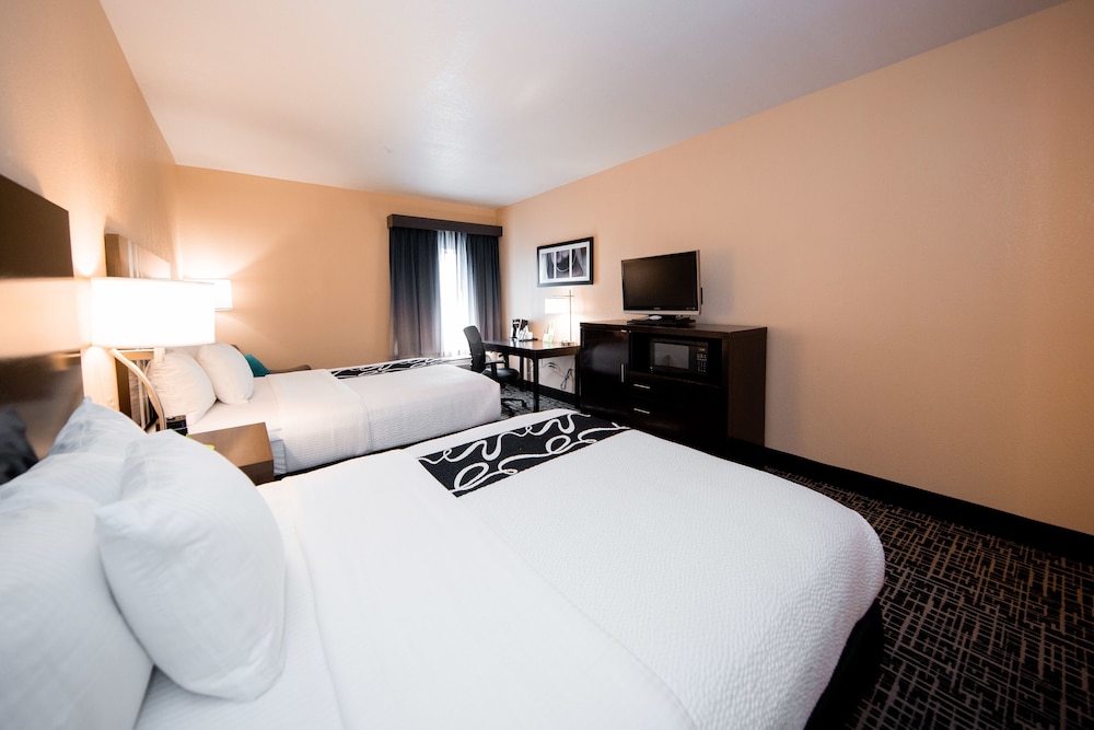 La Quinta Inn & Suites by Wyndham Big Spring 8/48