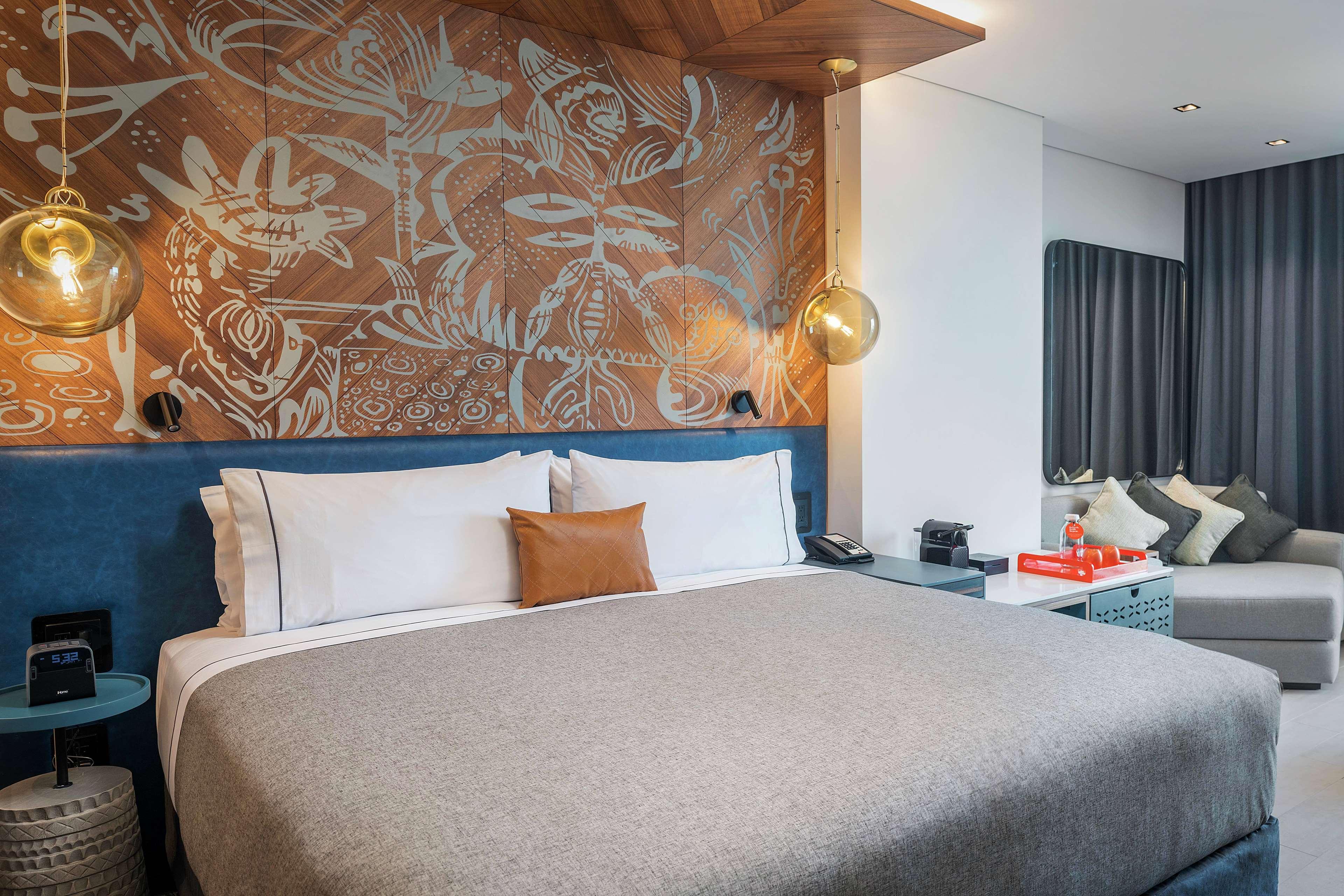 1 BEDROOM, SUITE, KING BED, PANORAMIC VIEW