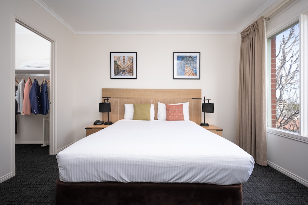 MainStay Suites Kew 20/60