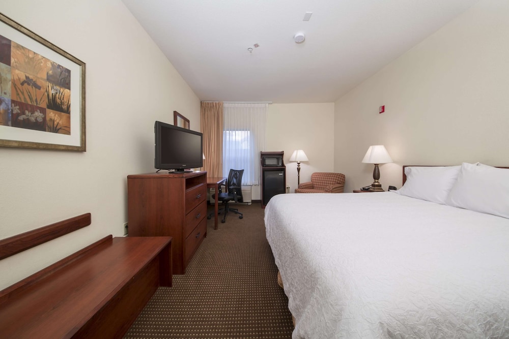 Hampton Inn Tracy 11/49