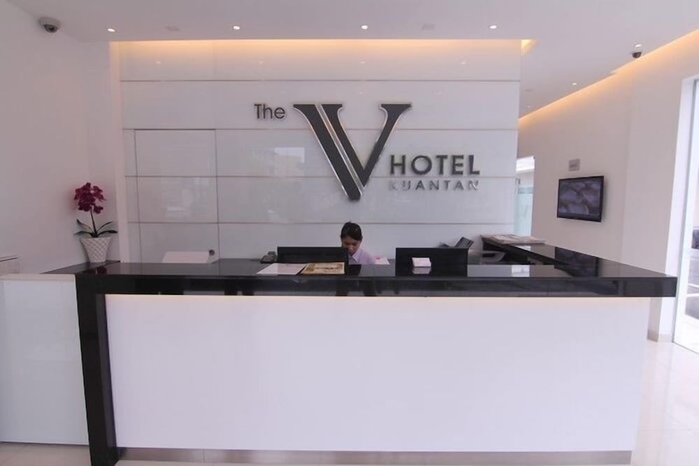 The V Hotel 7/30